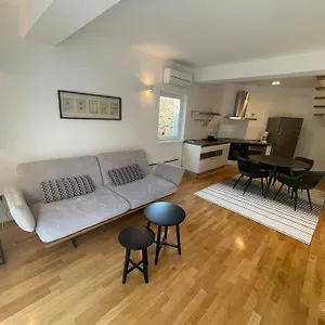 Mali Ivo Apartament Nin